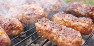 Mititei si multinationale mititei-pe-gratar