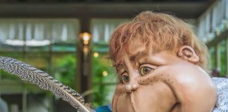 Cum reusesc unii sa fie amuzanti si cand fac reclamatii reclamatie amuzanta